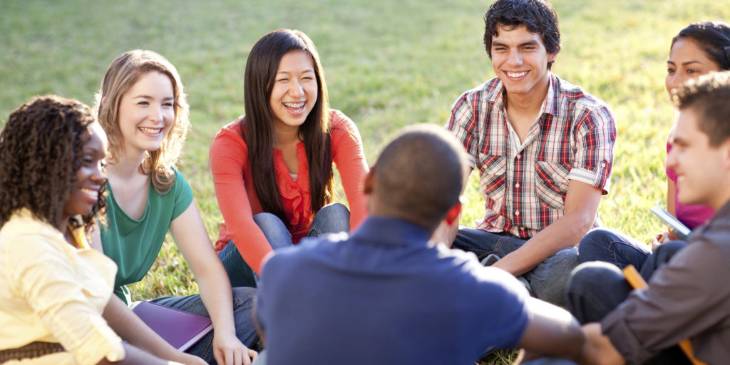 o-COLLEGE-STUDENTS-TALKING-facebook-1024x512